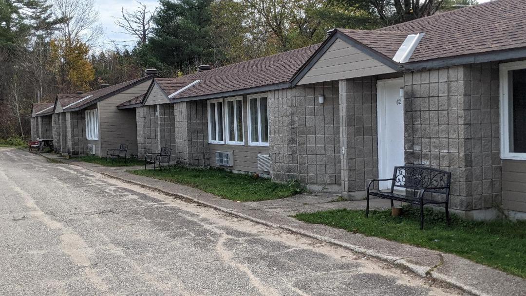 Valois Motel & Restaurant Mattawa Екстериор снимка